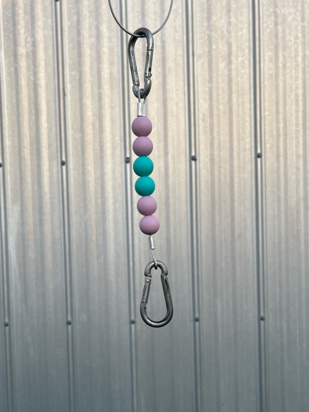 Beaded curb chains